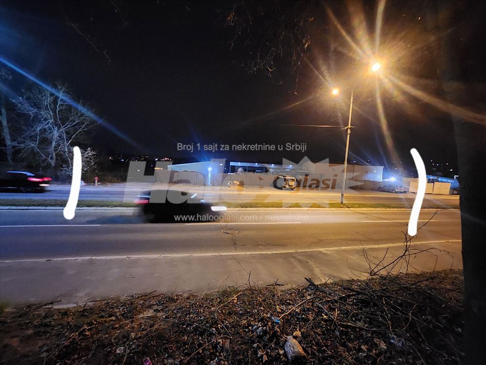Bulevar Peke Dapčevića 61 su poslovna zona — fotografija