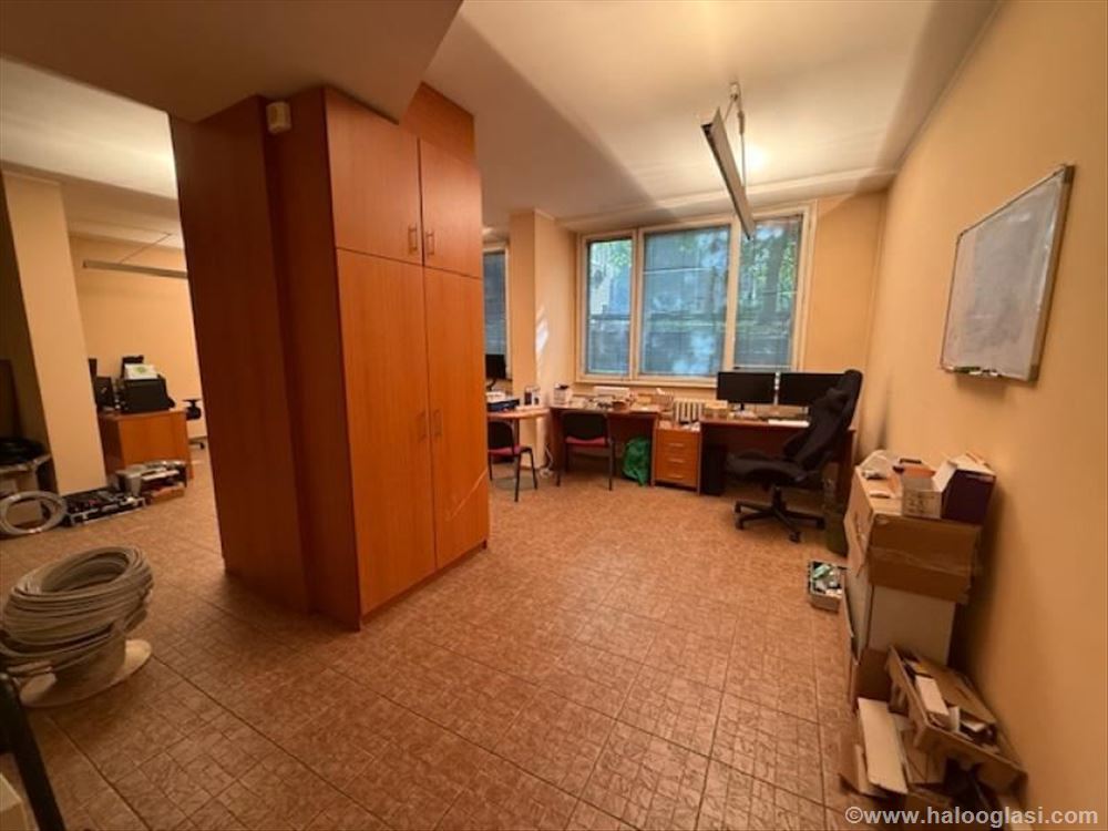 Banovo Brdo-Požeška-Poslovni prostor-137m2-Uknjiže — fotografija