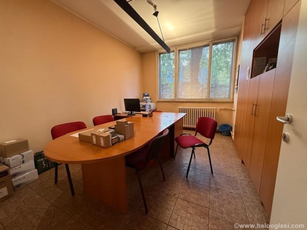 Banovo Brdo-Požeška-Poslovni prostor-137m2-Uknjiže — fotografija