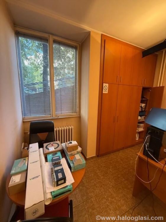 Banovo Brdo-Požeška-Poslovni prostor-137m2-Uknjiže — fotografija