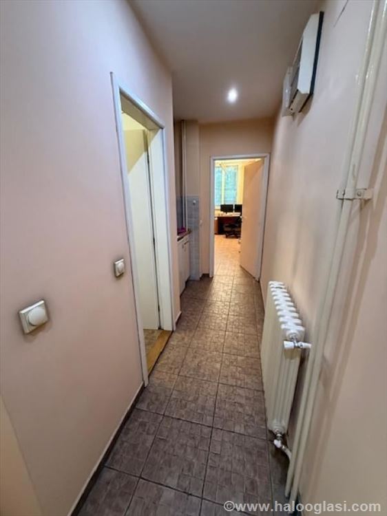 Banovo Brdo-Požeška-Poslovni prostor-137m2-Uknjiže — fotografija