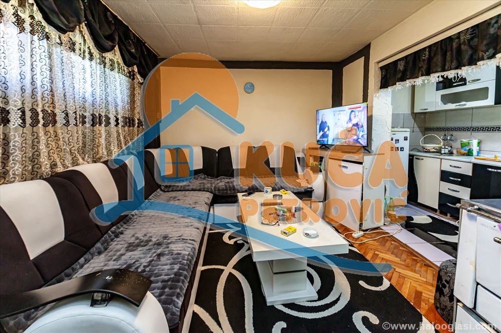 Kuća 180m2, Ostrovica — fotografija