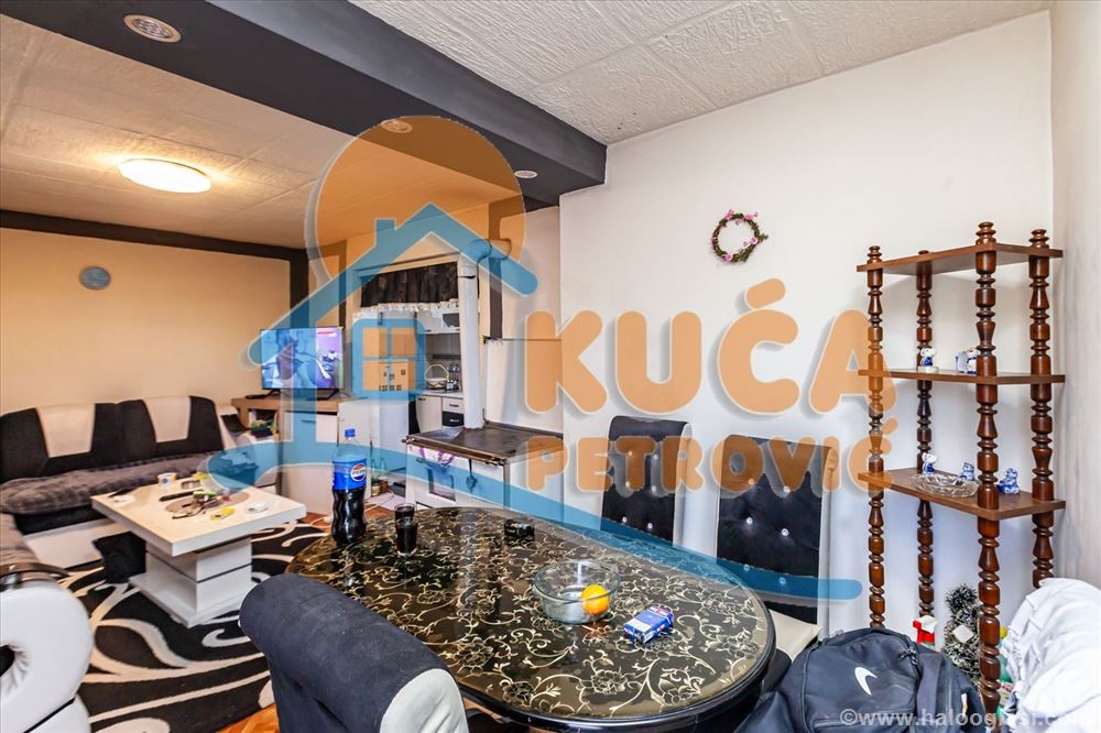 Kuća 180m2, Ostrovica — fotografija