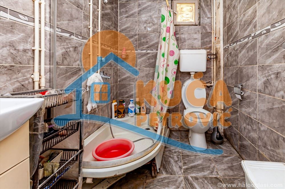 Kuća 180m2, Ostrovica — fotografija
