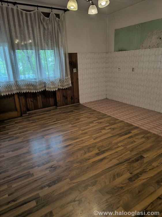 Apartment for sale priced below market in 11. oktobra