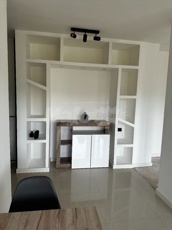 The owner rents out a bright two-room apartment — photo