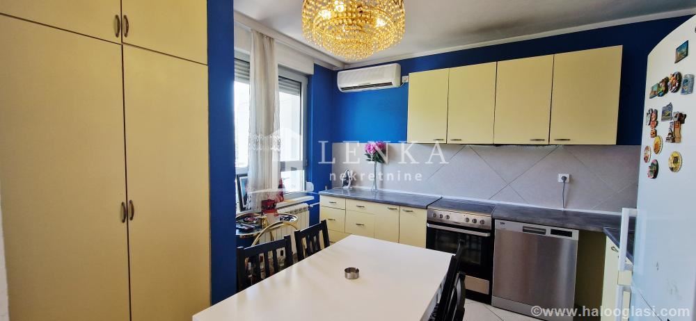 Apartment for sale near the BEOSHOPPING center 75m2 — photo