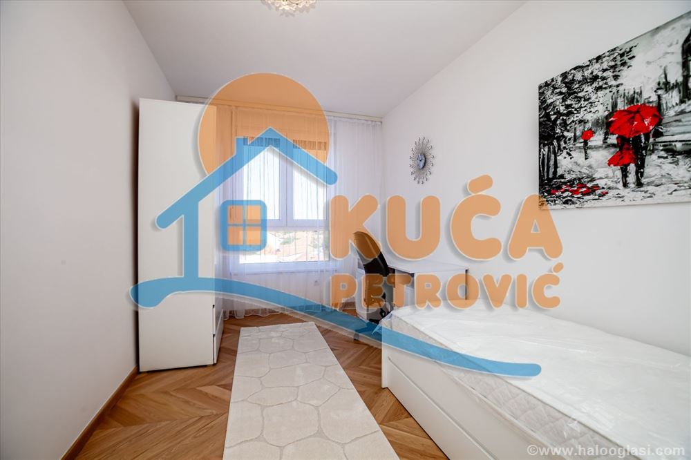 Fotografija stana 10 od 23