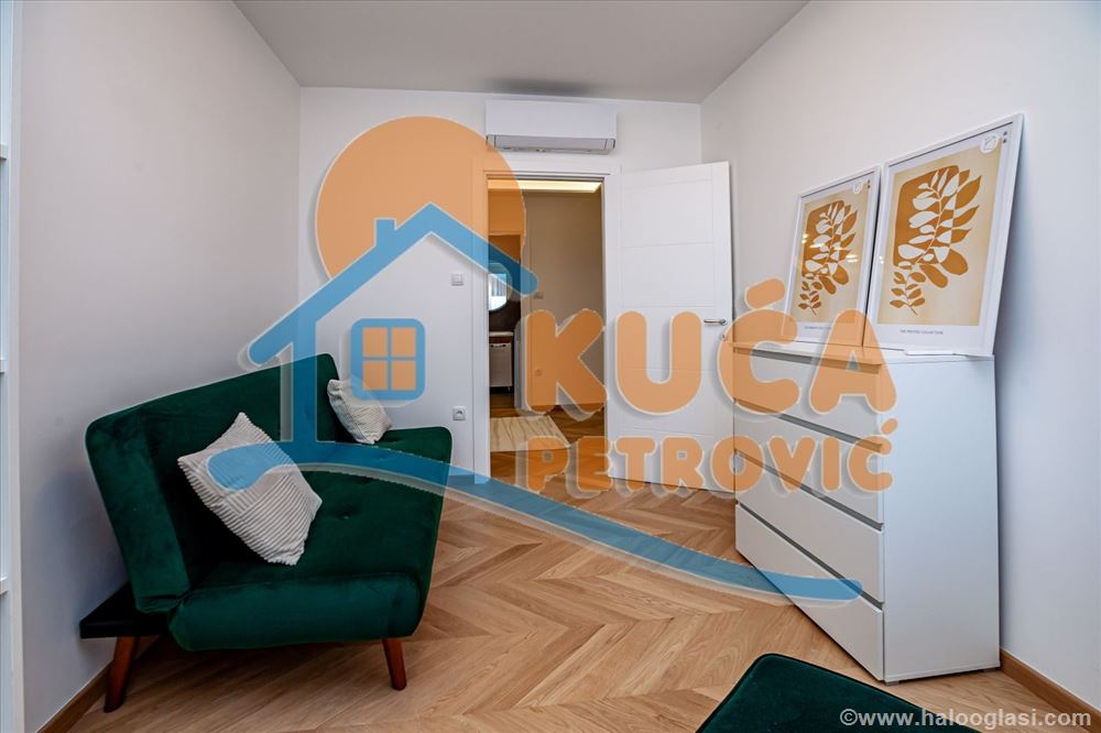 Fotografija stana 14 od 23