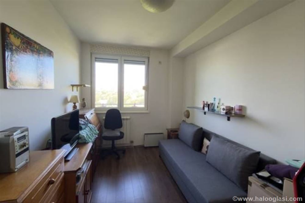 Bright three-room apartment with terrace in Mirijevu, 77m2 — photo