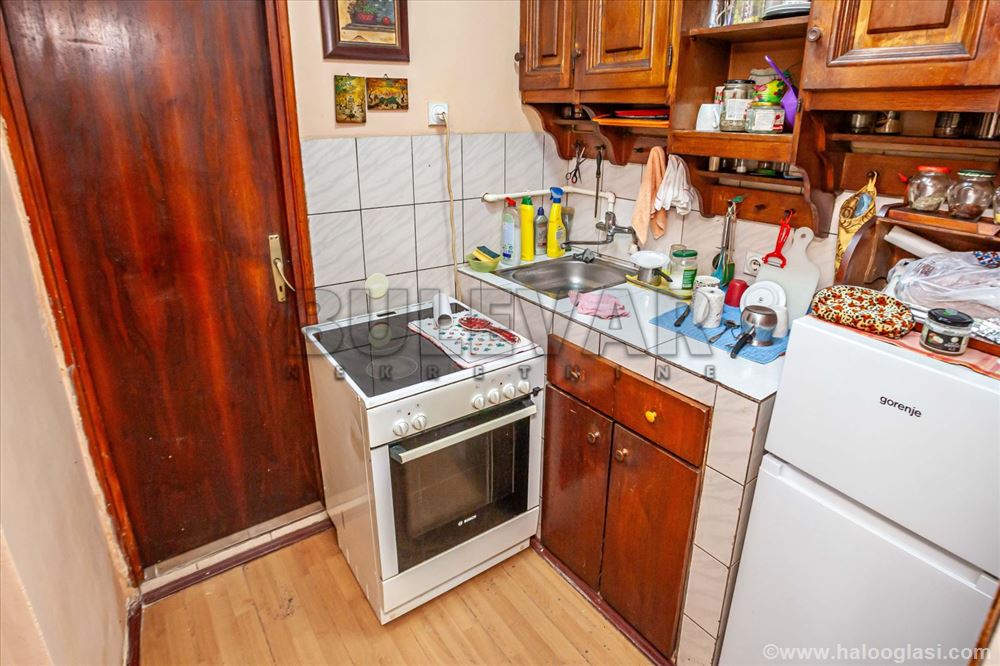 Одноэтажный дом 81m2 с гаражом, в отличном месте — фото