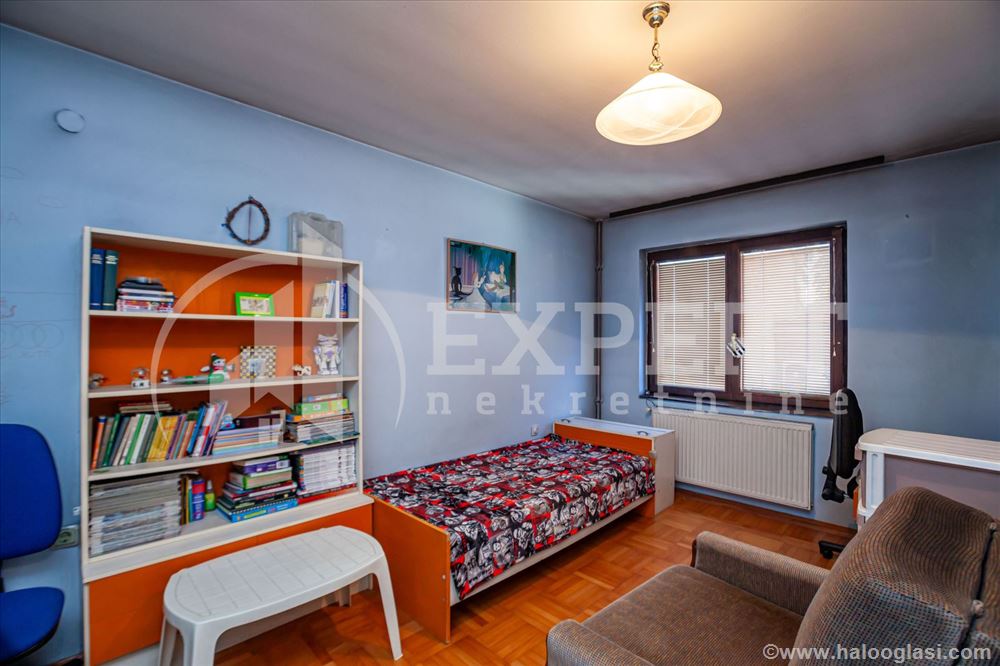 Отличная дом 270m2, возле станции Железничке, Ниш — фото