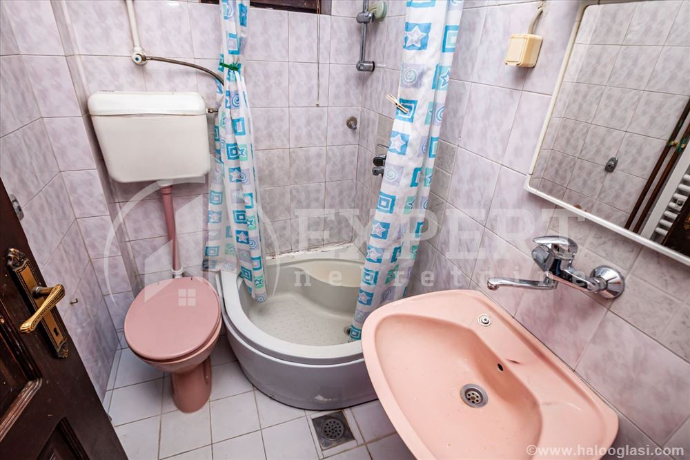 Отличная дом 270m2, возле станции Железничке, Ниш — фото