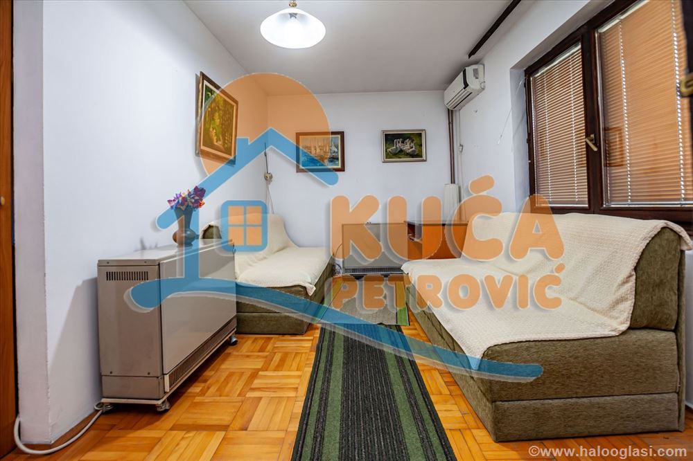 Отличная дом 270m2, возле станции Железничке, Ниш — фото