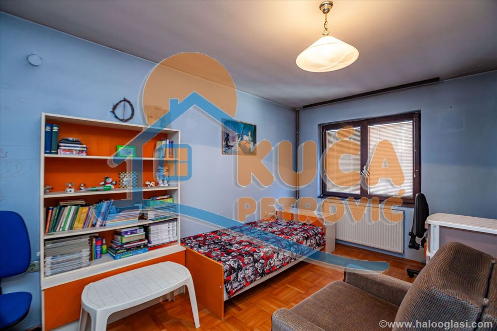 Отличная дом 270m2, возле станции Железничке, Ниш — фото