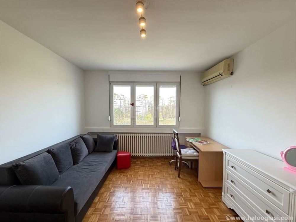 Top ponuda, Blok 45, renoviran, nadomak savskog ke — fotografija