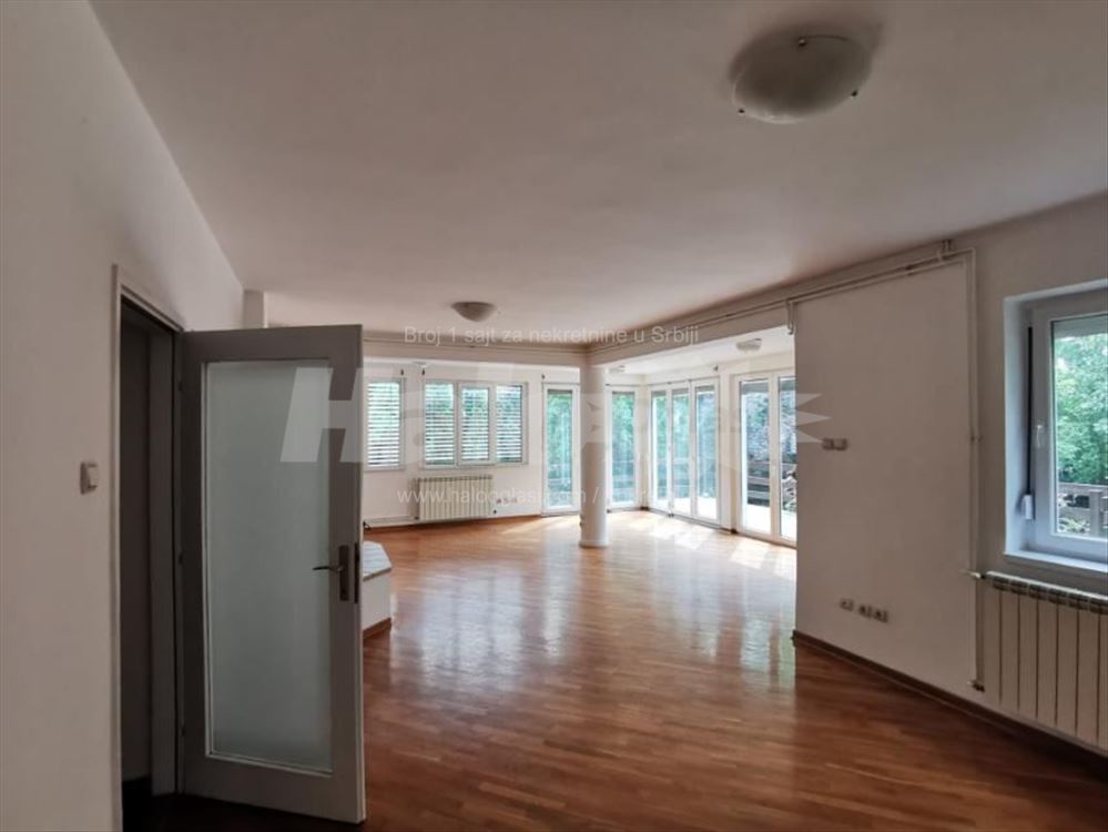Kuća sa velikim dvorištem na Senjaku