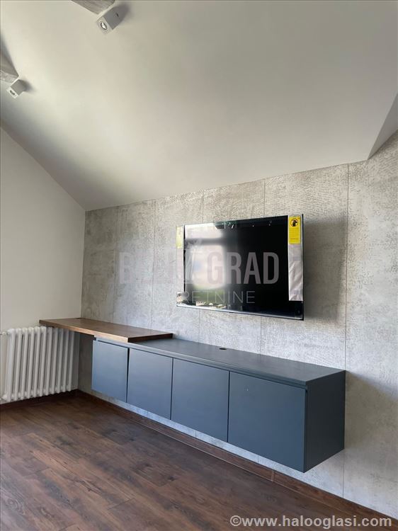 Retko offered, renovated, high ceilings, large — photo
