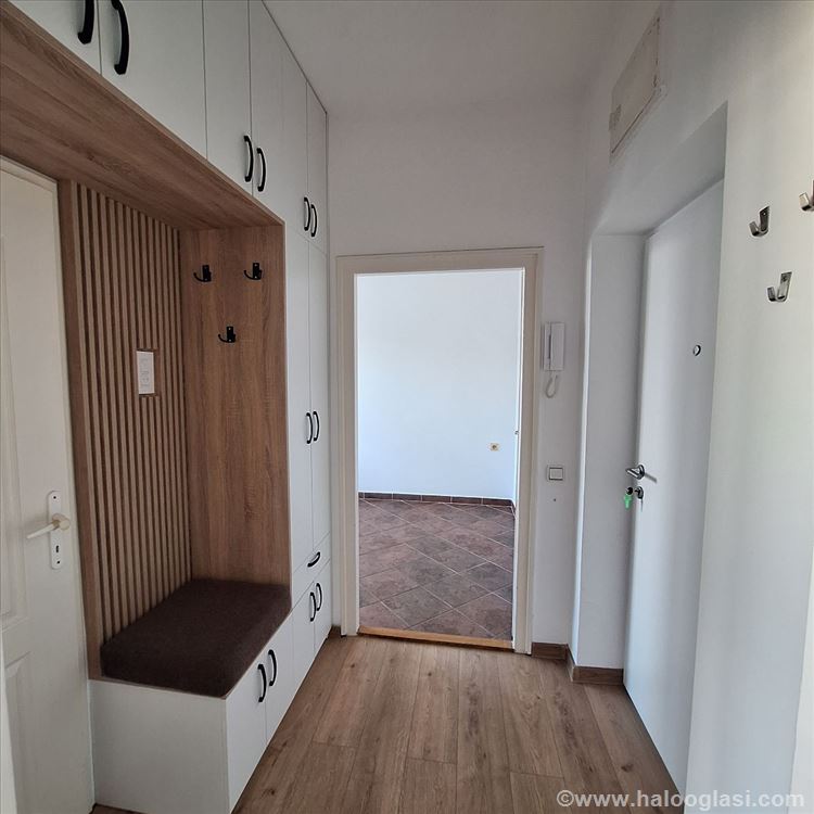 Fotografija stana 3 od 18
