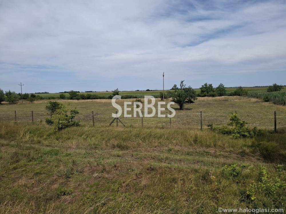 Сельскохозяйственная земля 16197 m², недалеко от аэропорта — фото