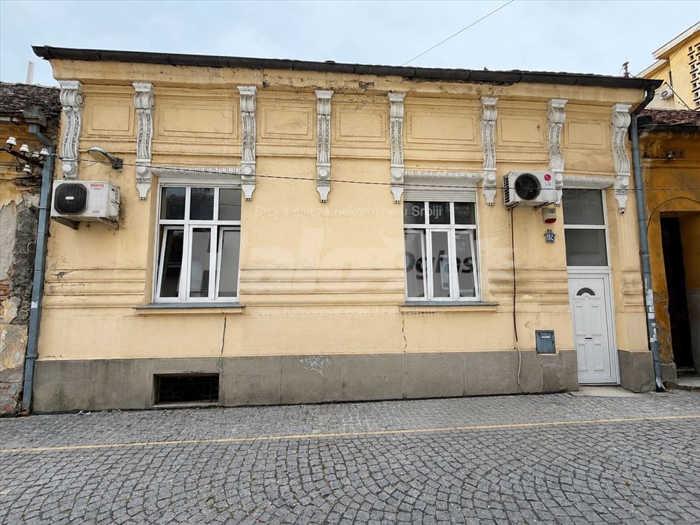 Starogradska kuća sa dvorištem u srcu Zemuna