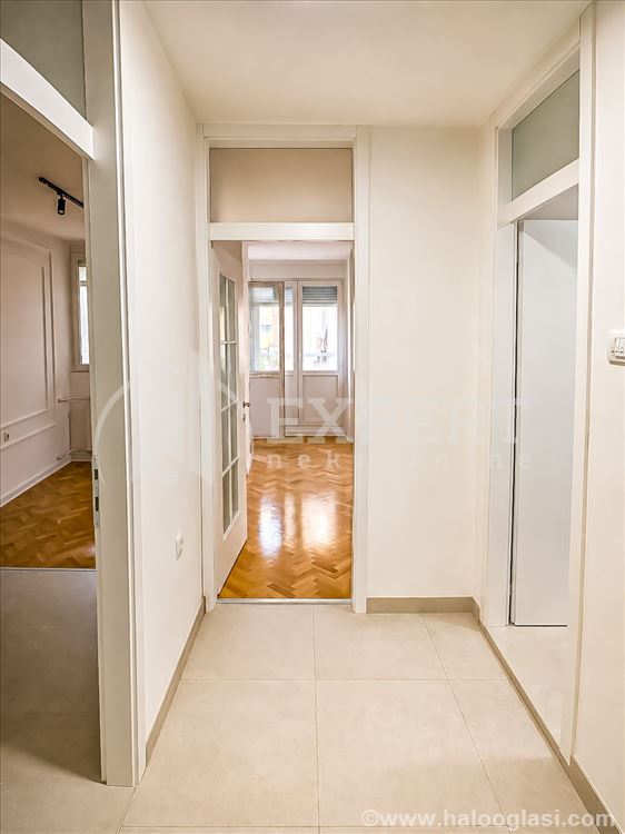 for rent unfurnished one-and-a-half-room apartment at Medijan — photo