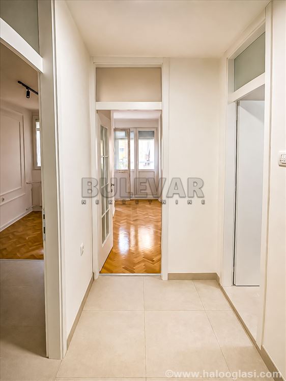 for rent unfurnished one-and-a-half-room apartment at Medijan — photo