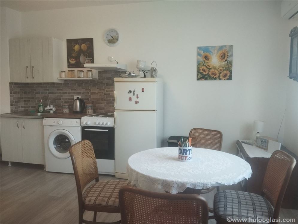 Center, furnished — photo