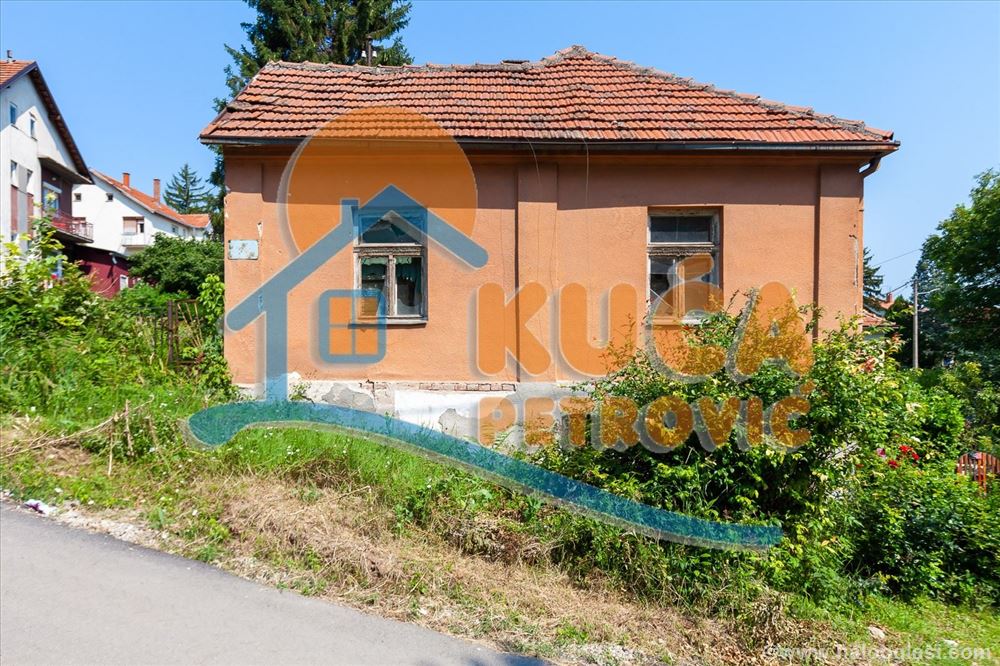 дом в центре Нишка Бани, 154 m2 на участке — фото