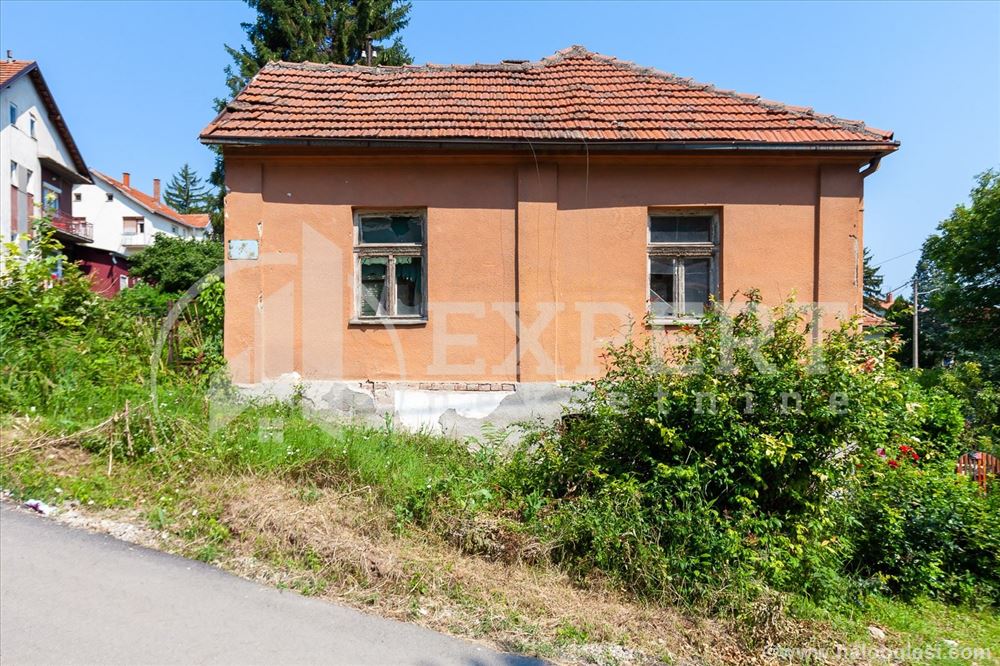 дом в центре Нишка Бани, 154 m2 на участке — фото