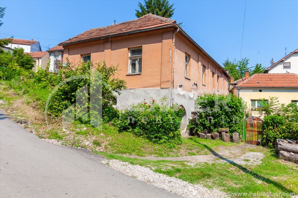 дом в центре Нишка Бани, 154 m2 на участке — фото