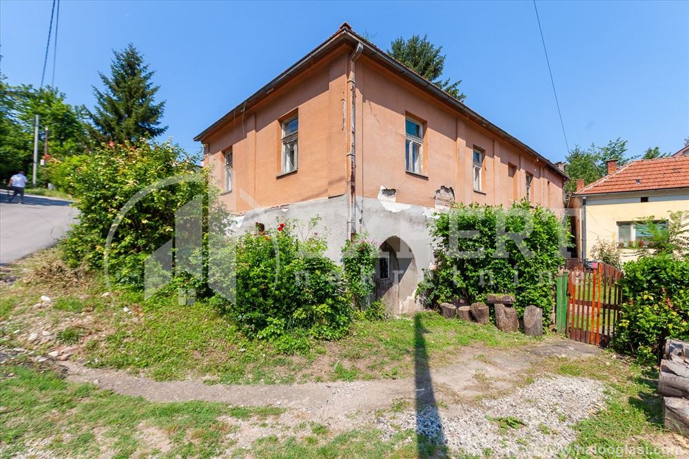 дом в центре Нишка Бани, 154 m2 на участке — фото