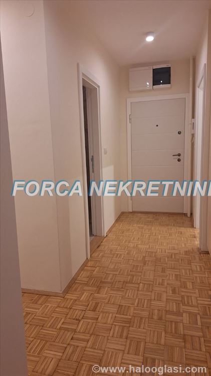 Fotografija stana 16 od 19