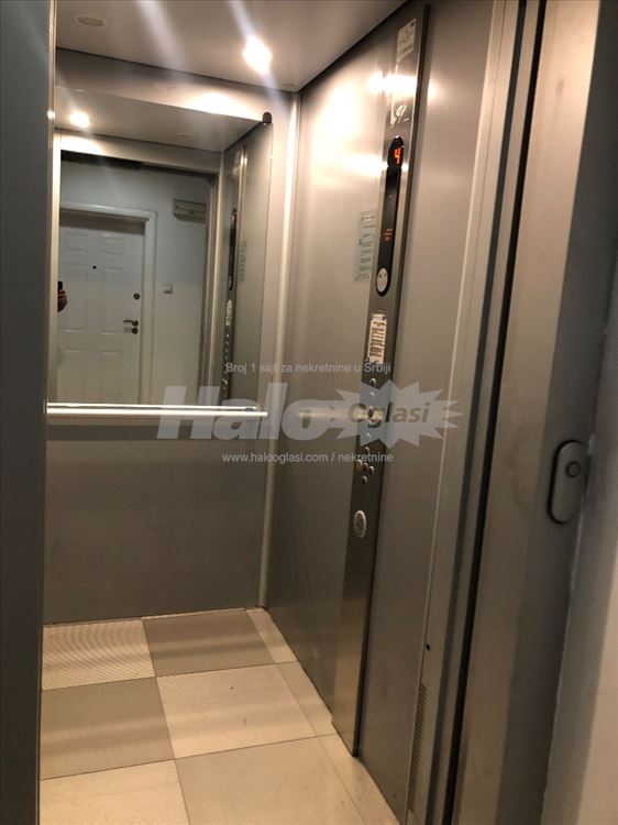 85m2 Nova zgrada Novi Beograd