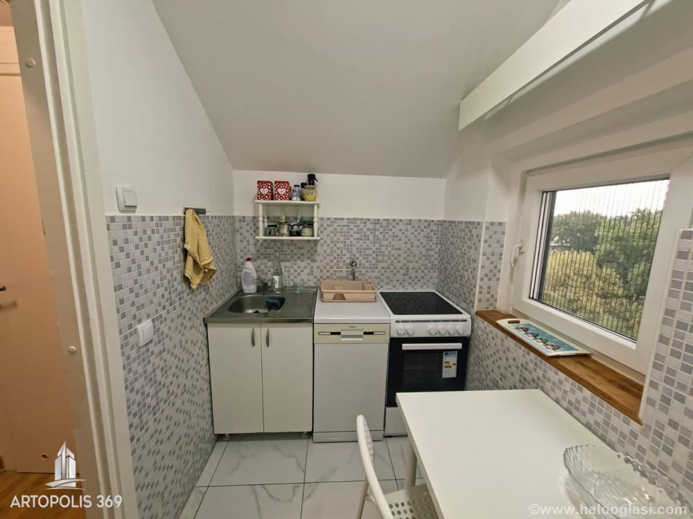 Kompletno renoviran, adaptibilan, u blizini Save I — fotografija
