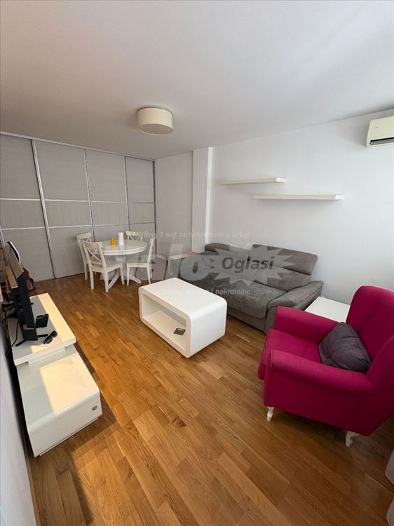 Blok 21, kod Hyatt-a, 53 m² - renoviran