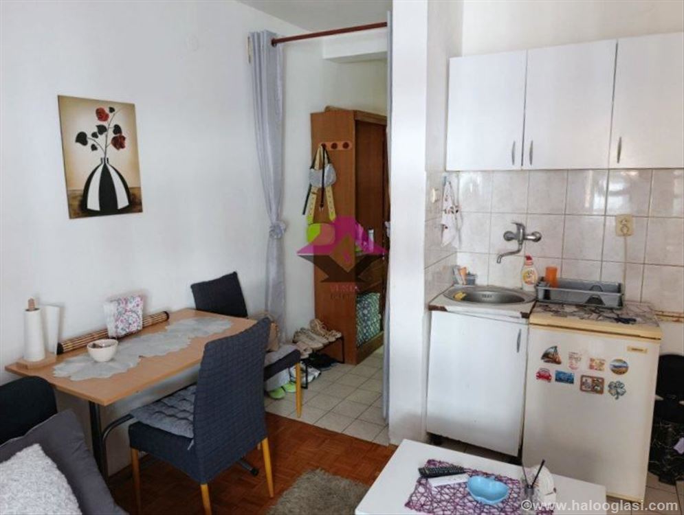 Центр Нови-Сада, 1,5-комнатная дуплекс-квартира, 26м2+терраса, продаётся — фото