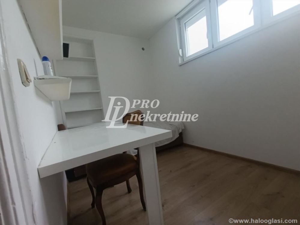 ХИТНОЕ ПРЕДЛОЖЕНИЕ: отремонтированный двухкомнатная квартира (40m²) с лифтом — фото