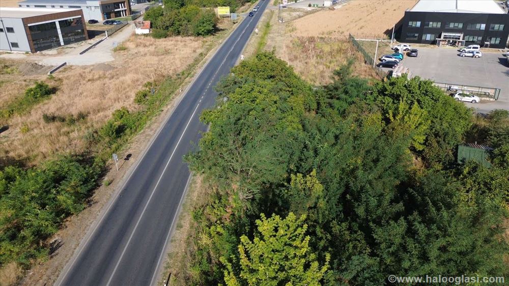 Rumenka građevinsko zemljište 27 ari HITNO! — fotografija