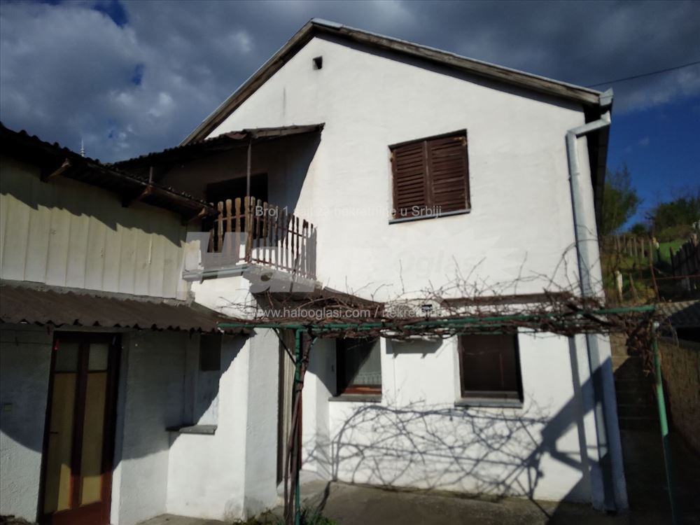 House in Sremskoj Kamenici — photo