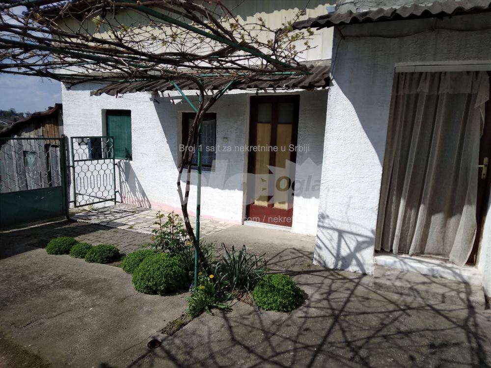 House in Sremskoj Kamenici — photo