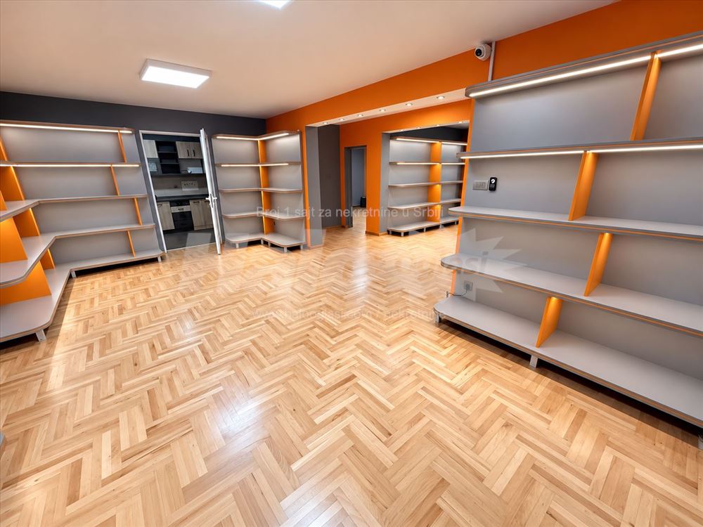 Poslovni kompleks 1.040 m² sa parkingom – Palilula — fotografija