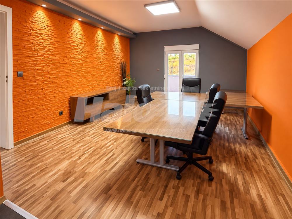 Poslovni kompleks 1.040 m² sa parkingom – Palilula — fotografija