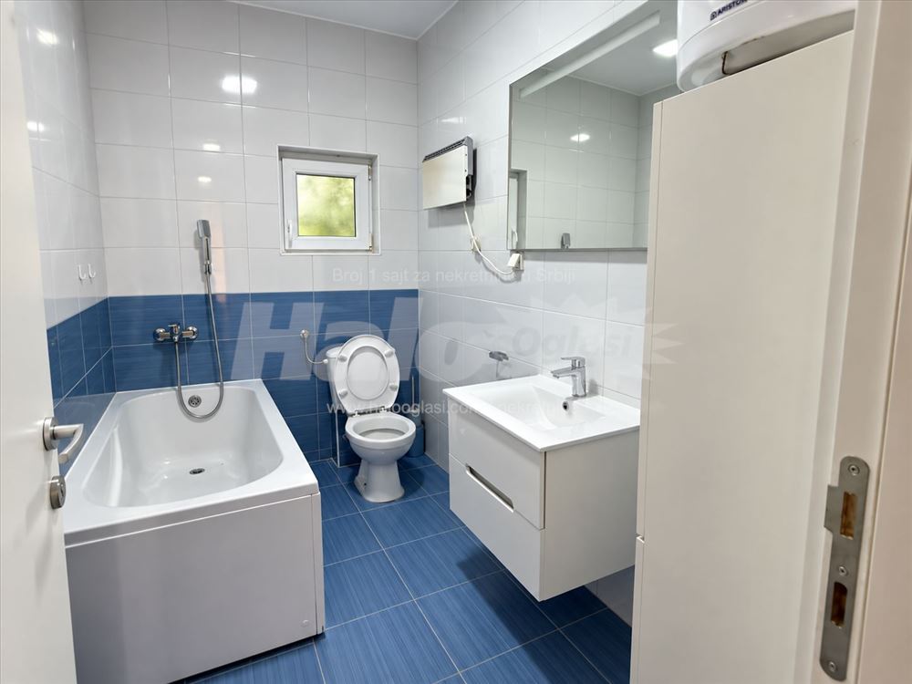 Poslovni kompleks 1.040 m² sa parkingom – Palilula — fotografija