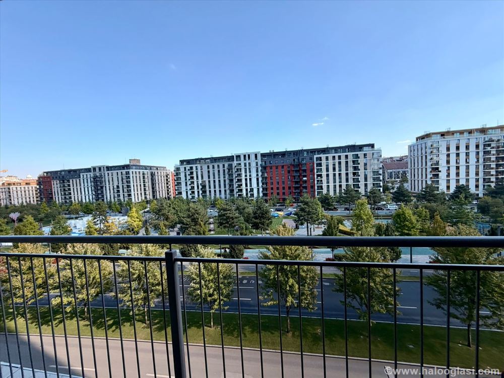 BV Verde | 2.0. | prelep pogled i Savski park — fotografija