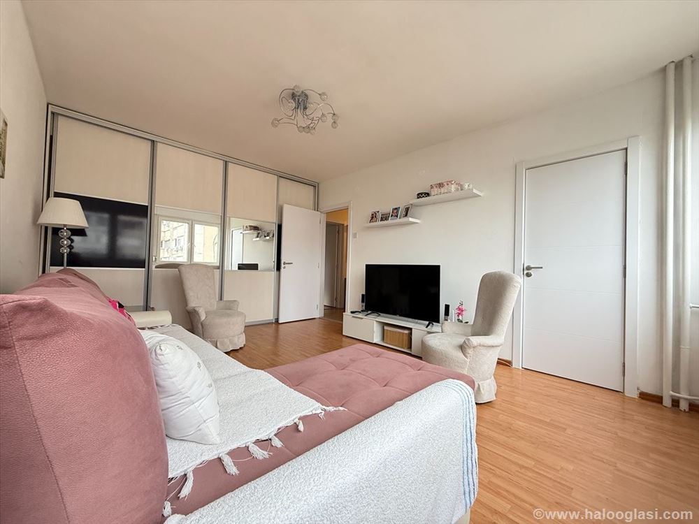 two-room apartment from 64 m² to Voždovcu — photo