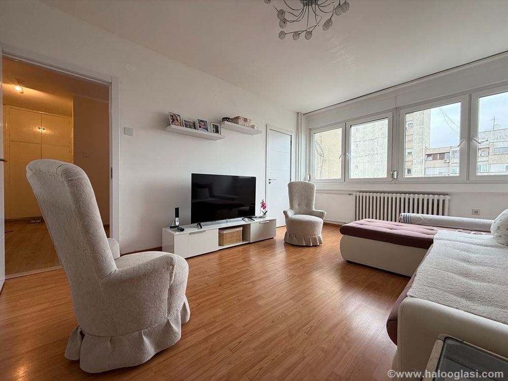 two-room apartment from 64 m² to Voždovcu — photo