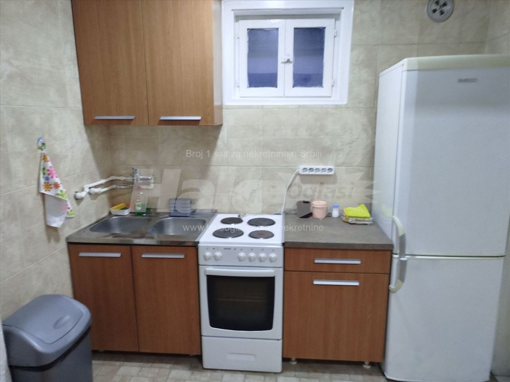 Izdaju se sobe u zasebnoj kući u blizini bolnice — fotografija