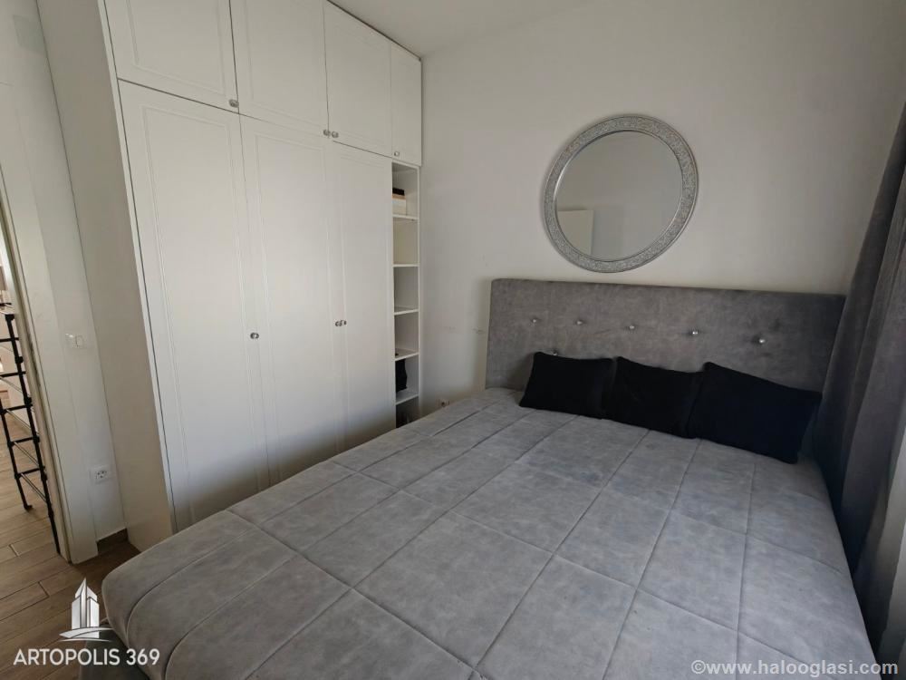 Lux, parking, semi-furnished, close to blocks — photo