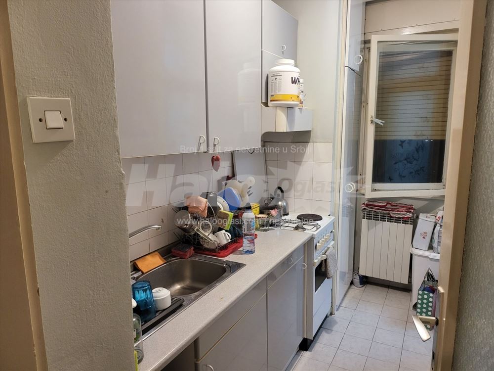 Niš centar 2.5-sobni namešten izdajem — fotografija